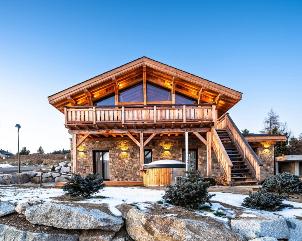 Ski & Yoga — Pyrénées, France I 17 - 20 Décembre & 7-10  Janvier