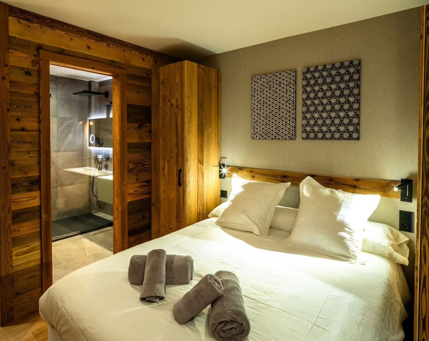 Ski & Yoga — Pyrénées, France I 17 - 20 Décembre & 7-10  Janvier